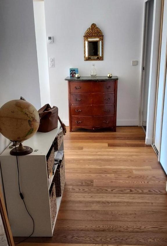 Chambre Lit 2 Personnes Dans Appartement Du Logeur Mandelieu Zewnętrze zdjęcie