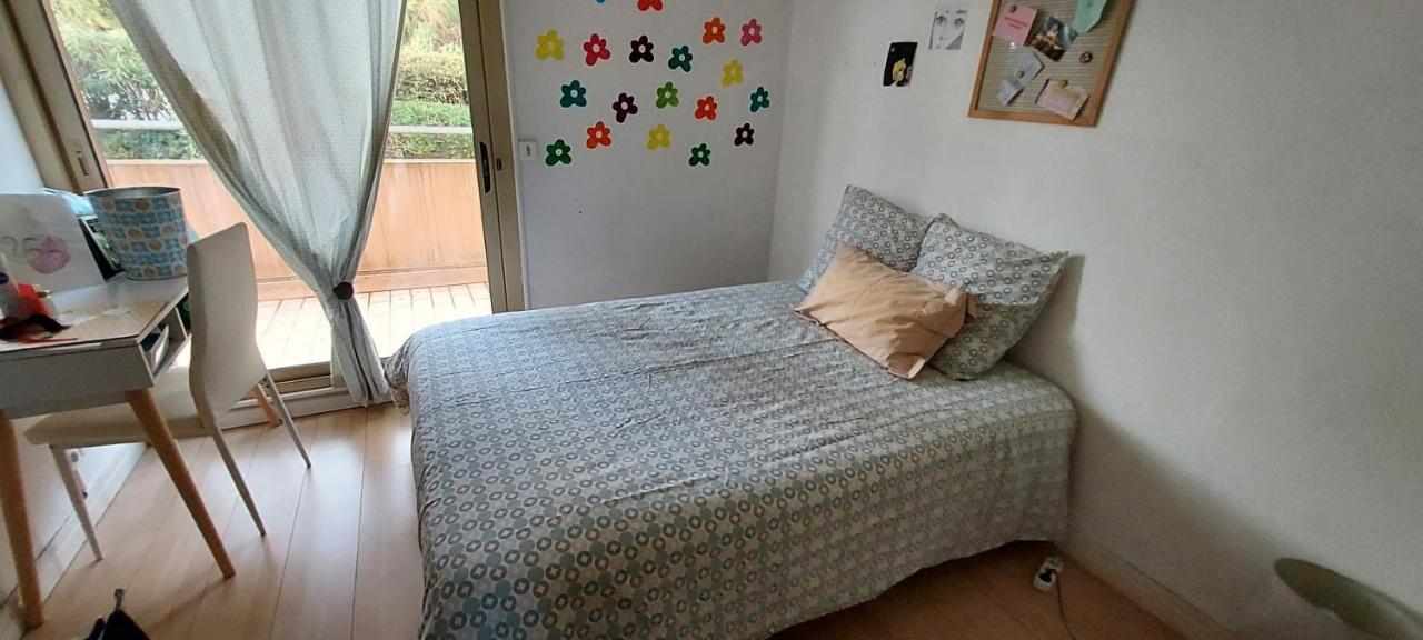 Chambre Lit 2 Personnes Dans Appartement Du Logeur Mandelieu Zewnętrze zdjęcie